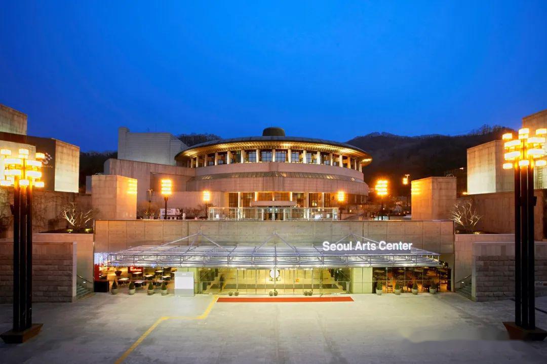 山东省文化和旅游厅向韩国文化艺术机构口罩赠送仪式在首尔中国文化