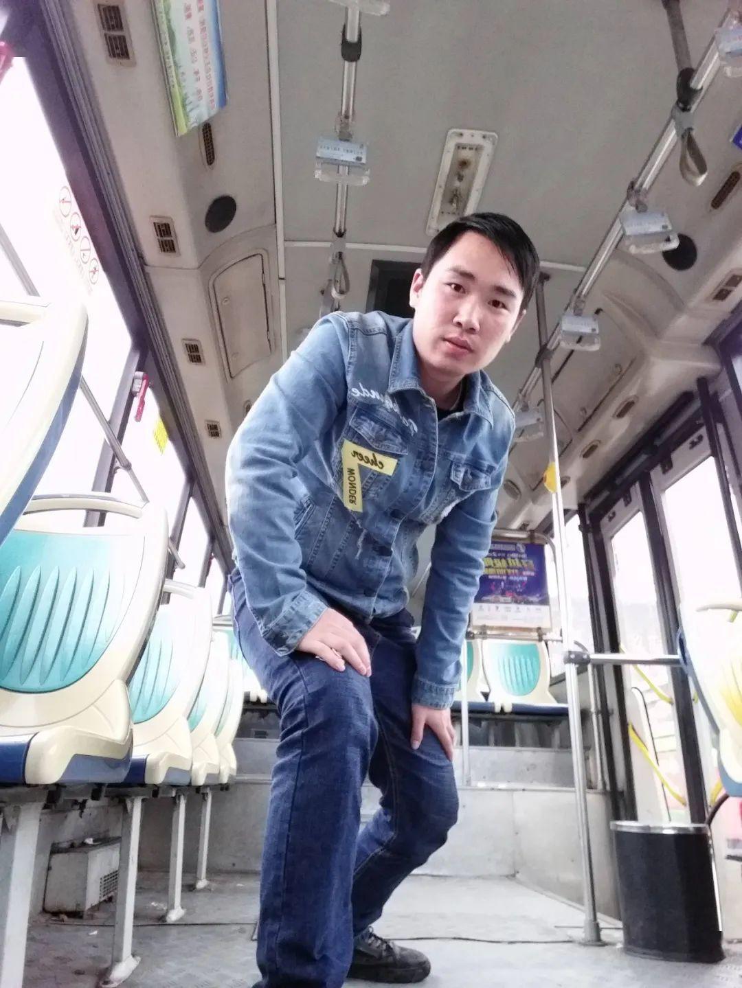 交友今日男神1米78憨憨的公交小哥我喜欢高个子微胖的女孩