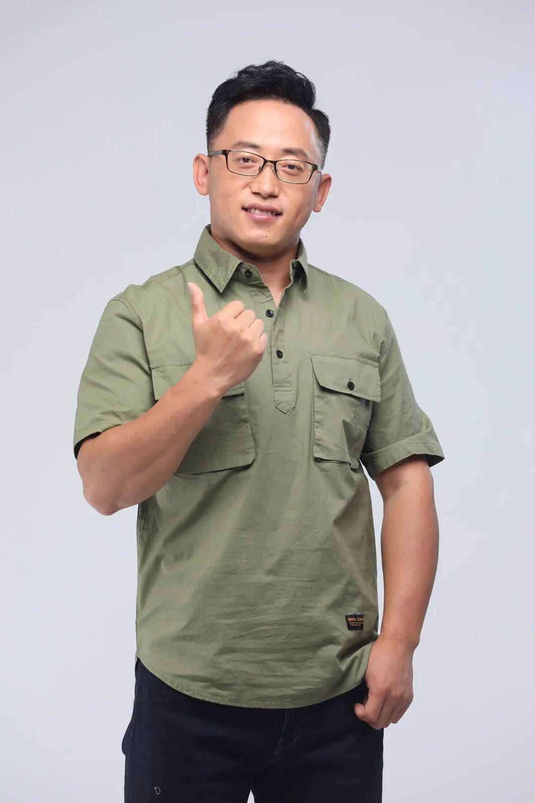 吕老师被称为"中国航拍第一人",曾5次走遍中国,拍下40多万张照片,100