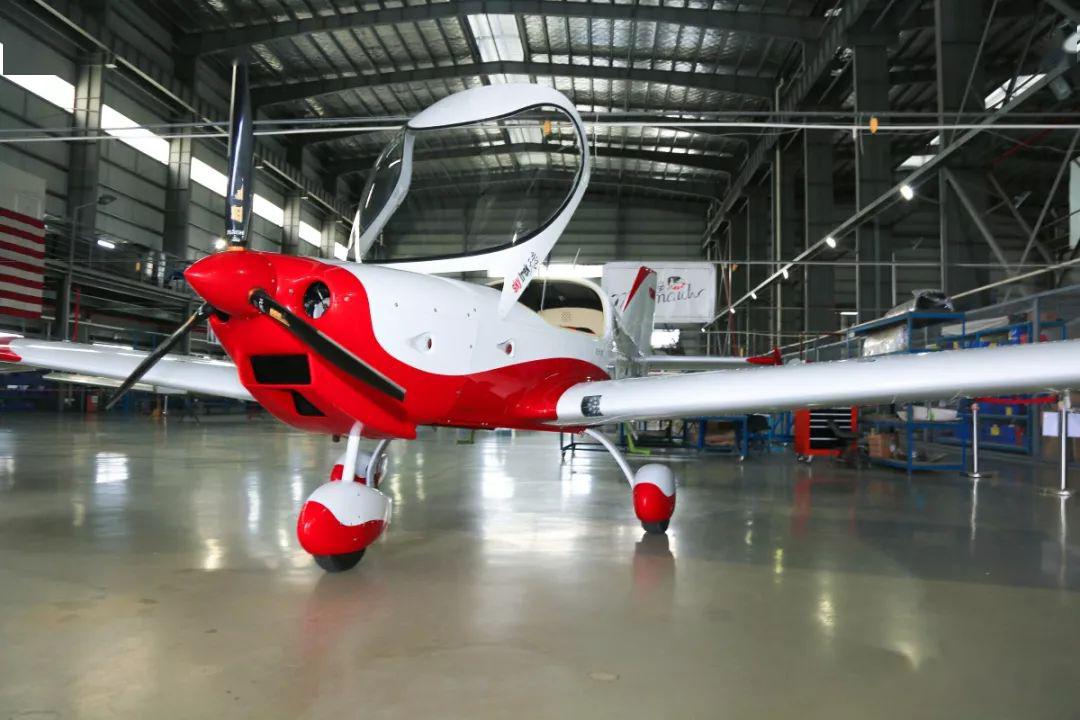 斗门智造天恋轻型运动飞机飞向云南