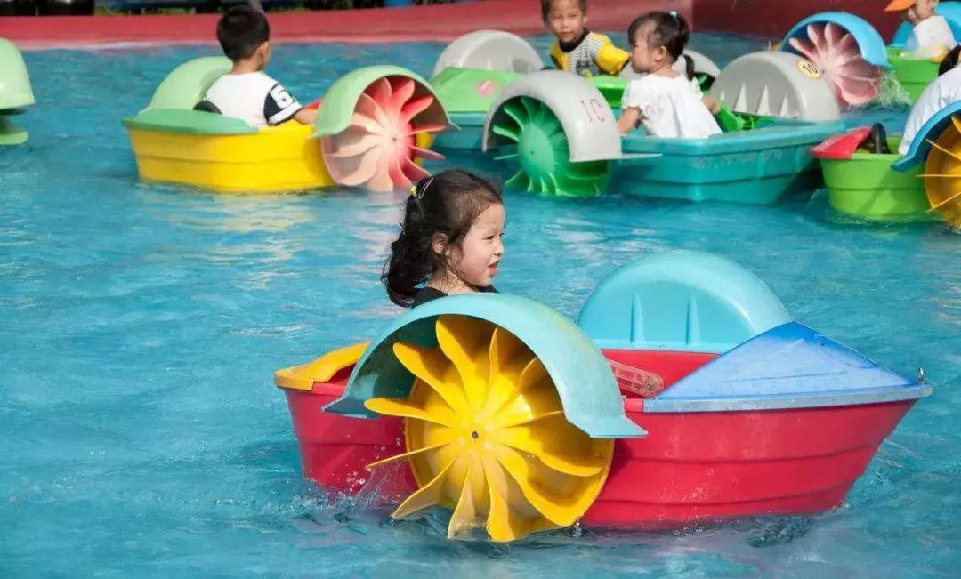 来这里会让你全方位的感受身临其境的体验划船的乐趣孩子来了恐怕是舍