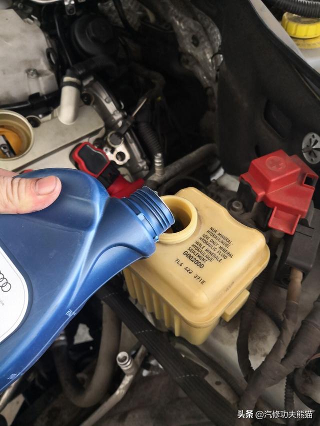 生无可恋烧机油大众途锐经过免拆烧机油治理无效后彻底大修解决