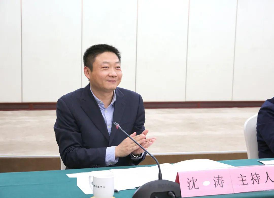 座谈会,区委常委,统战部长杨国成出席会议并讲话,副区长薛建忠致辞,区