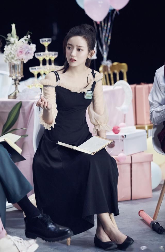 芒果新星罗予彤惊喜亮相《原来是你》 高甜高燃搭档张轩睿