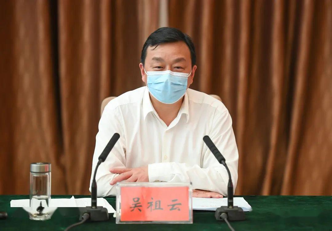 座谈会上,余培军,章龙,夏斌斌,杨梅,李焕森,贺好珍,陈俊,廖功兵,熊冰