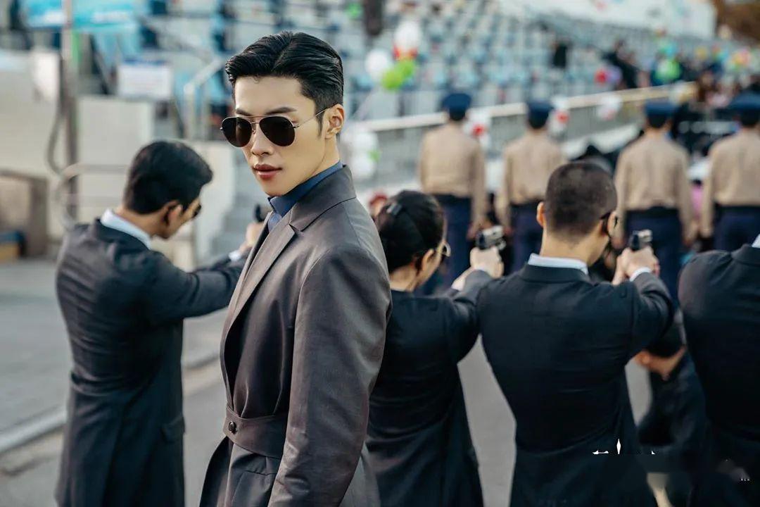 制霸亚洲15年   从穷二代变身韩剧玛丽苏教母,她才是李敏镐 孔刘背后