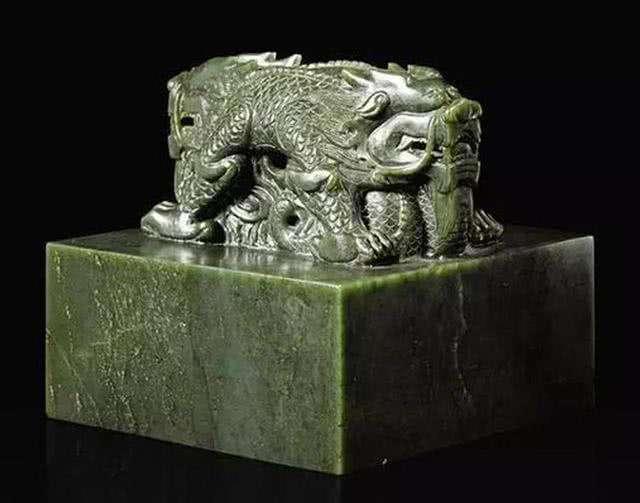 玉玺中国历史上,"丞相"的名称一直在变化.