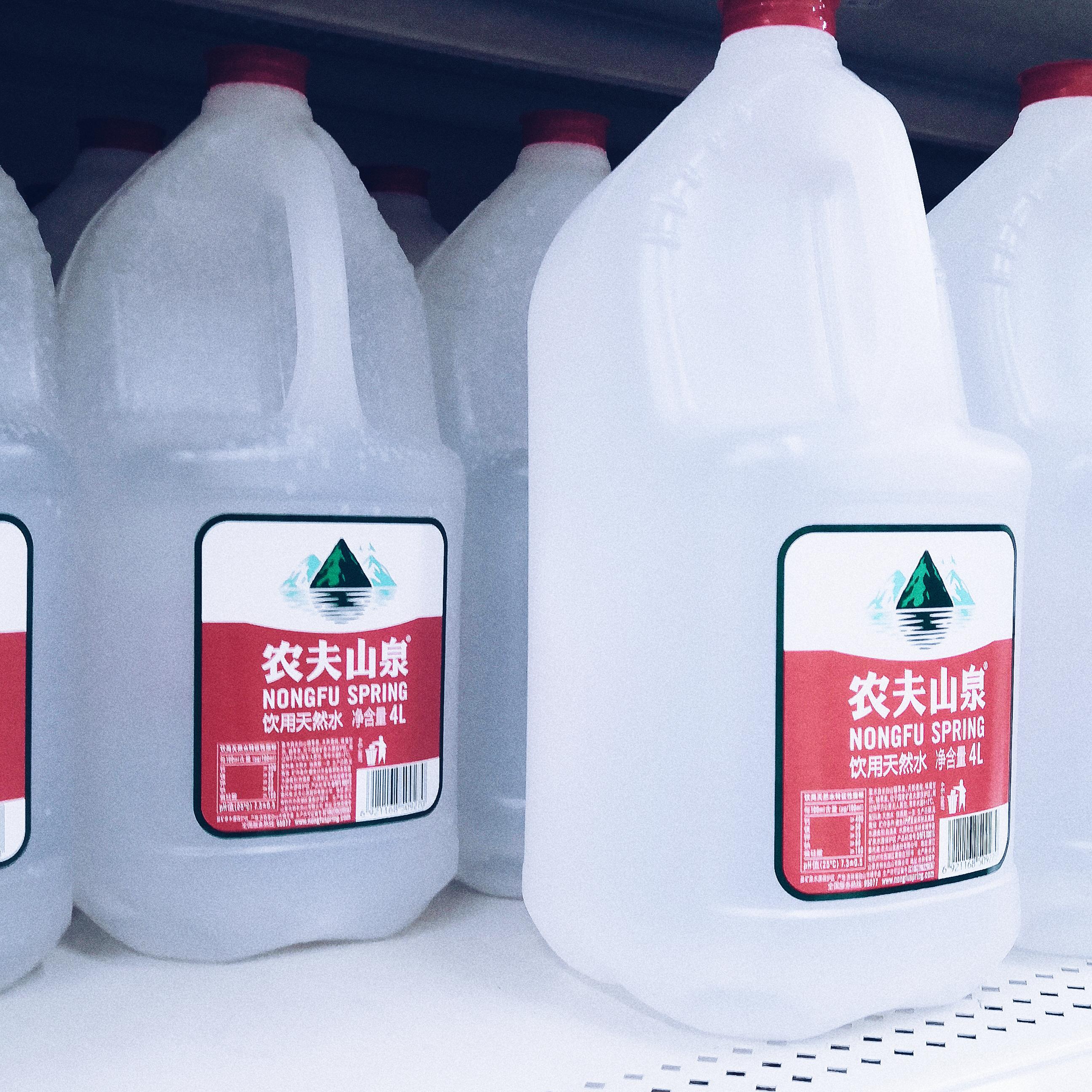 农夫山泉拟港股ipo:卖水毛利率高达60%,利润超"康统"之和