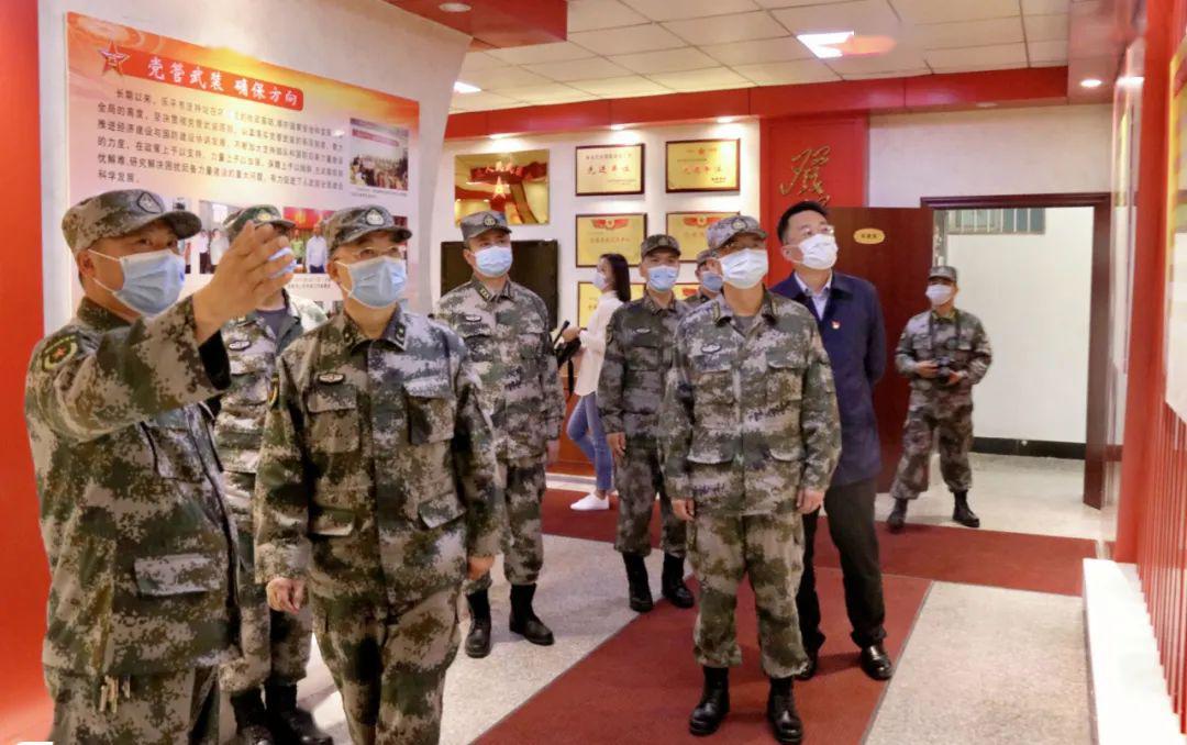 省军区副政委兼纪委书记李晓亮到乐平市调研指导
