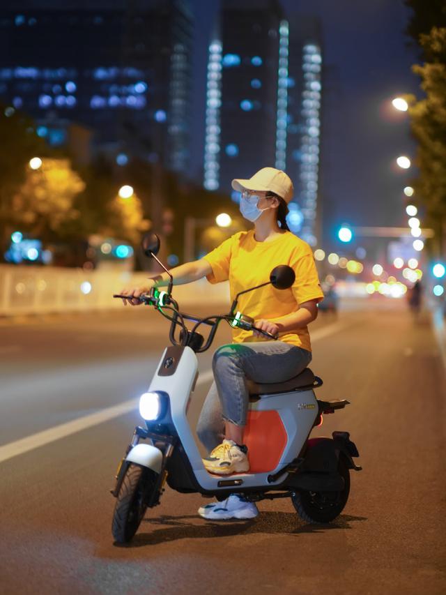 电动车也智能化九号c40轻松上路上车即走