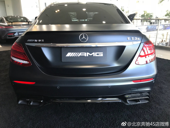 奔驰e63amg无畏前行者终将相聚于巅峰