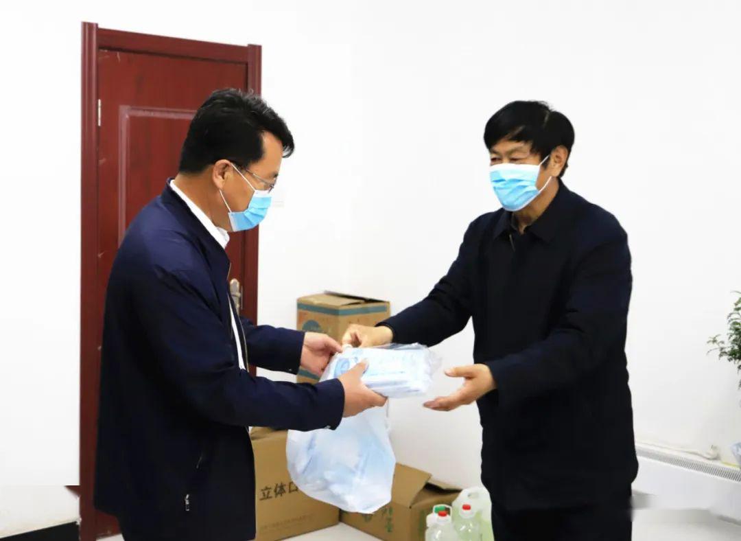 点赞盐山天空作业的硬核男人