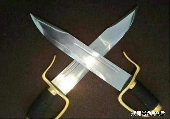 武器也有成双成对,盘点那些"情侣款"的冷兵器,战斗威力猛!_鸳鸯钺