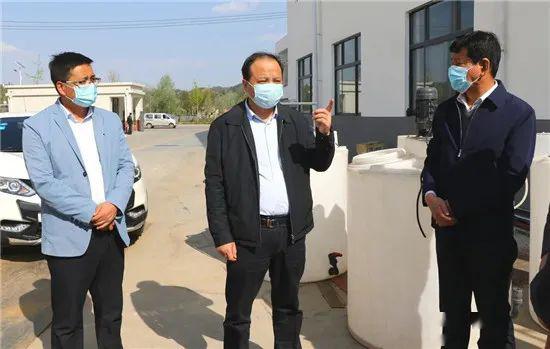 指导大荆镇重点项目建设及高速公路出口沿线环境综合整治工作_商州区