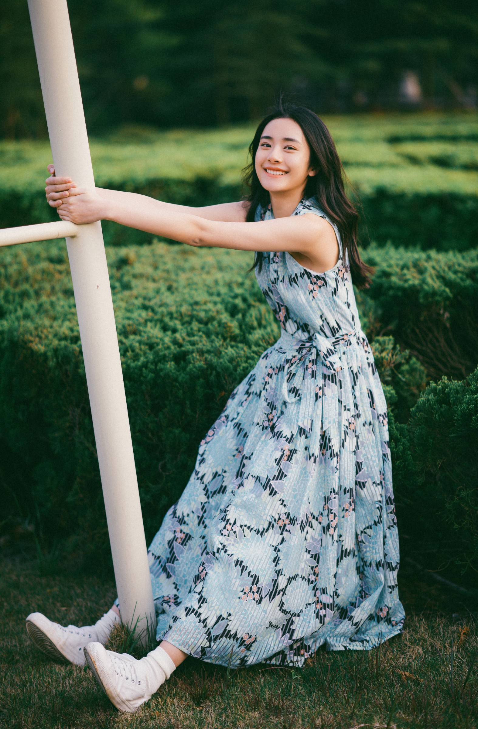 影视新人范诗然曝光春日写真浅笑嫣然尽显灵动清丽