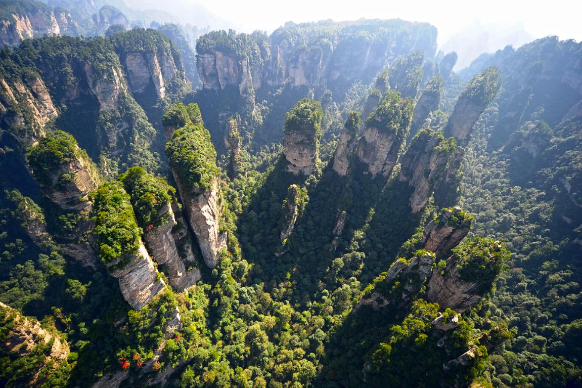 张家界悬崖上电梯直冲云霄，神仙境地武陵源简直是现实版世外桃源