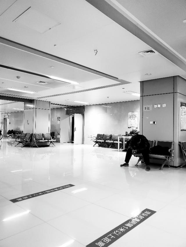 医院的走廊里有多少眼泪无处安放