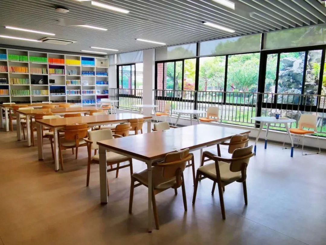 交中图书馆恢复开放 严格防疫保障安全_阅览室