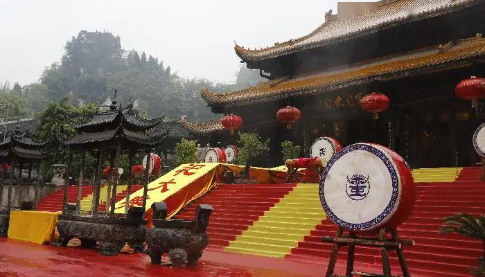 今年是彭水蚩尤九黎城举行的第六次民间祭祀蚩尤活动,当地部分苗族