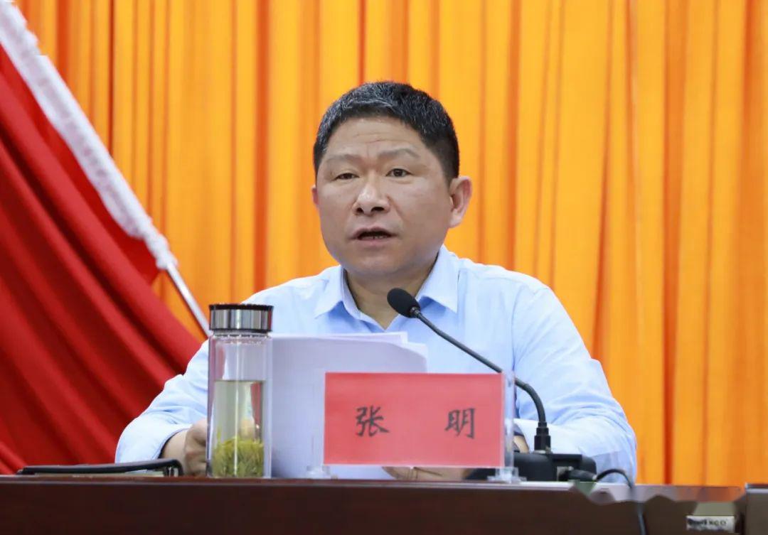 张明对近年来全县共青团在加强思想政治引领,促进青年创业创新,维护