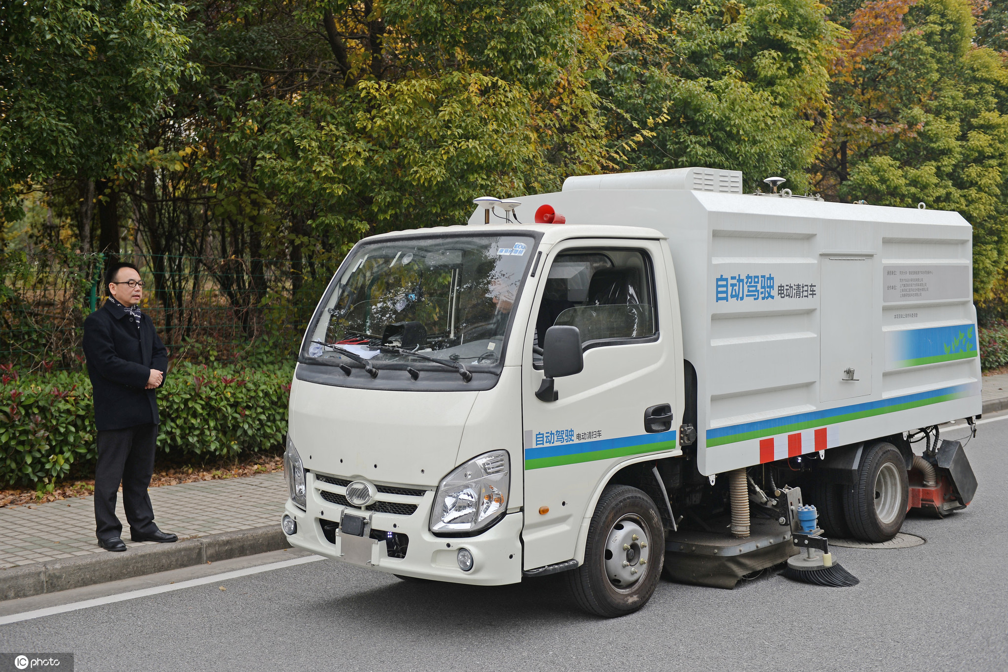 同济大学研发无人驾驶清洁车