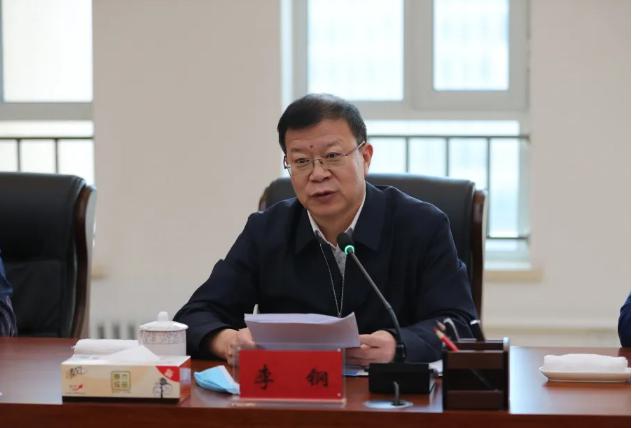 委副书记李钢的带领下到内蒙古监狱管理局就队伍建设工作开展专题调研