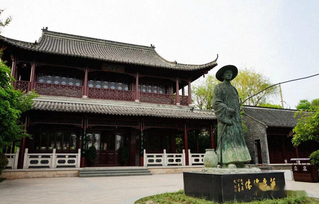 接着,我们来到水上游线的另外一处节点—鹊仙岛水云楼:(储巏广场码头