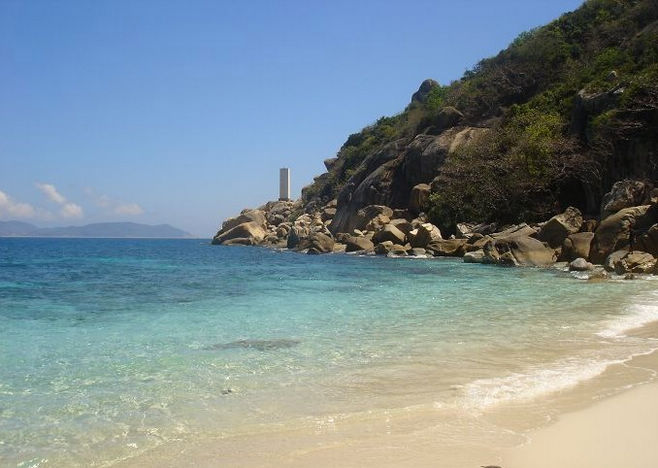 龙仔湾可游玩项目:海滨浴场,沙滩排球 ,沙滩拔河,快艇 ,烧烤,篝火晚会