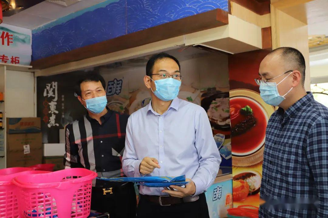 视频今天县长带头在连江逛街购物下馆子