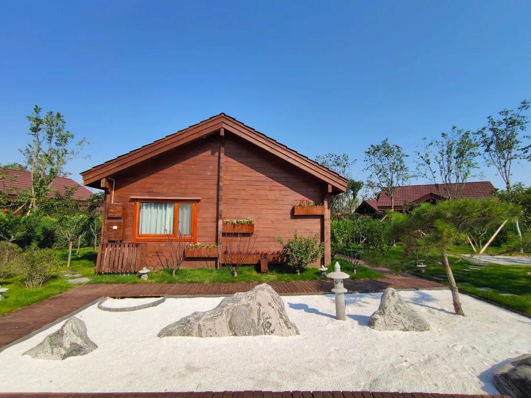 单层温泉别墅热气腾腾的天然泉水,水质超棒!