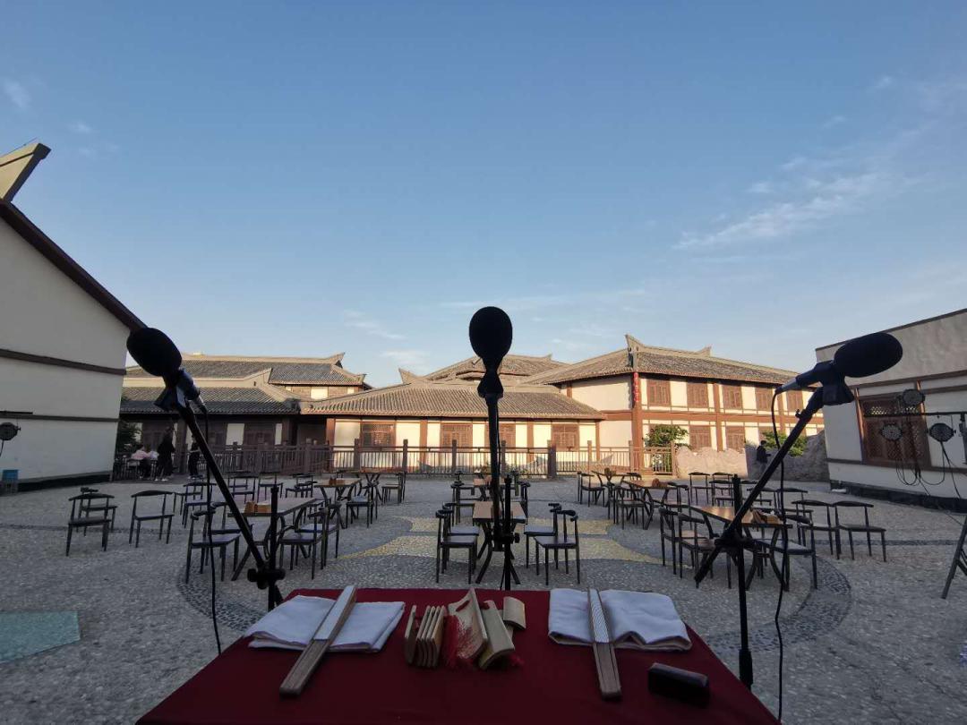 欢乐夜生活大汉河上街清河相声社开启室外演出模式