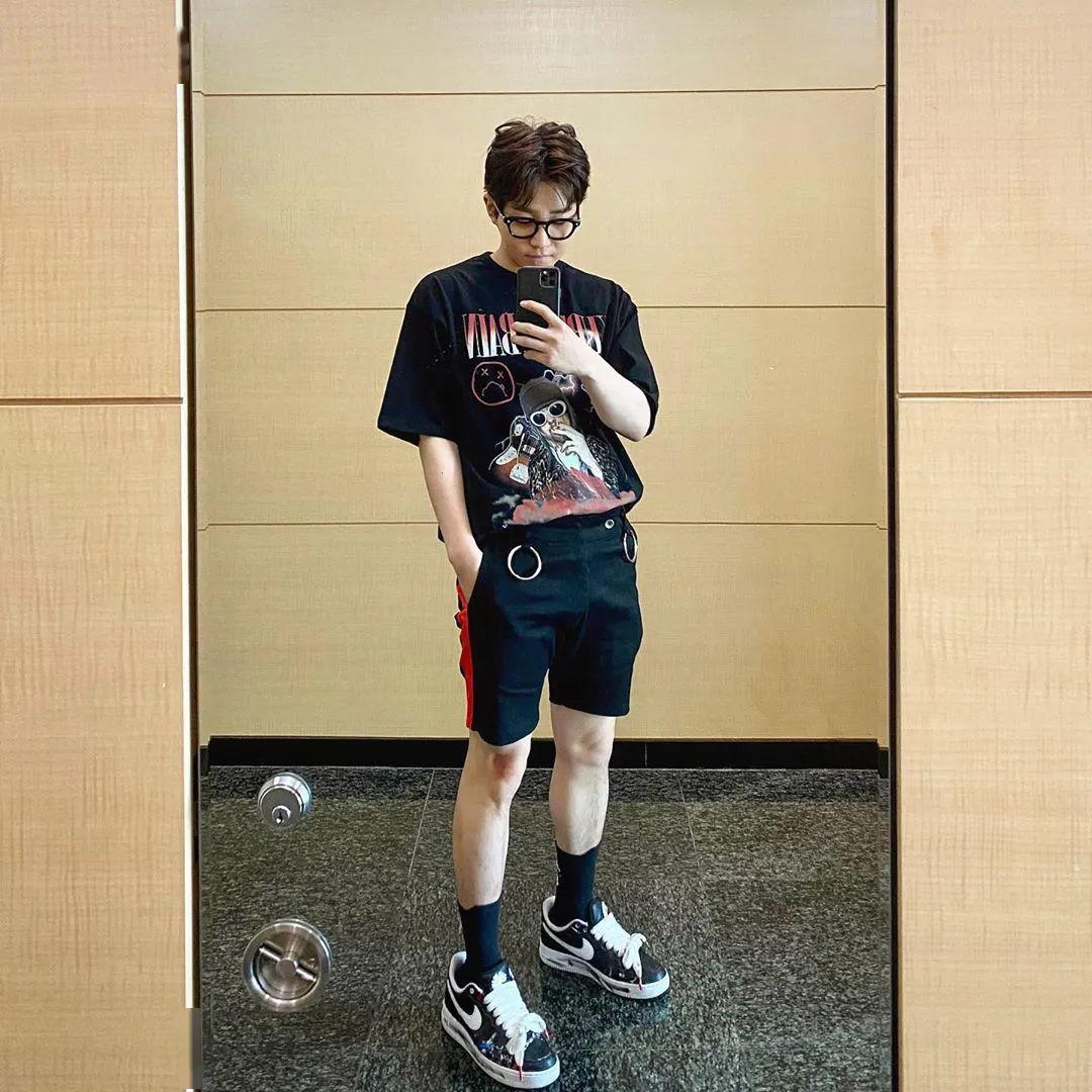 最新gd迷弟dindin自拍 最喜欢这双鞋