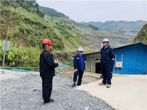 劳动者风采路在脚下