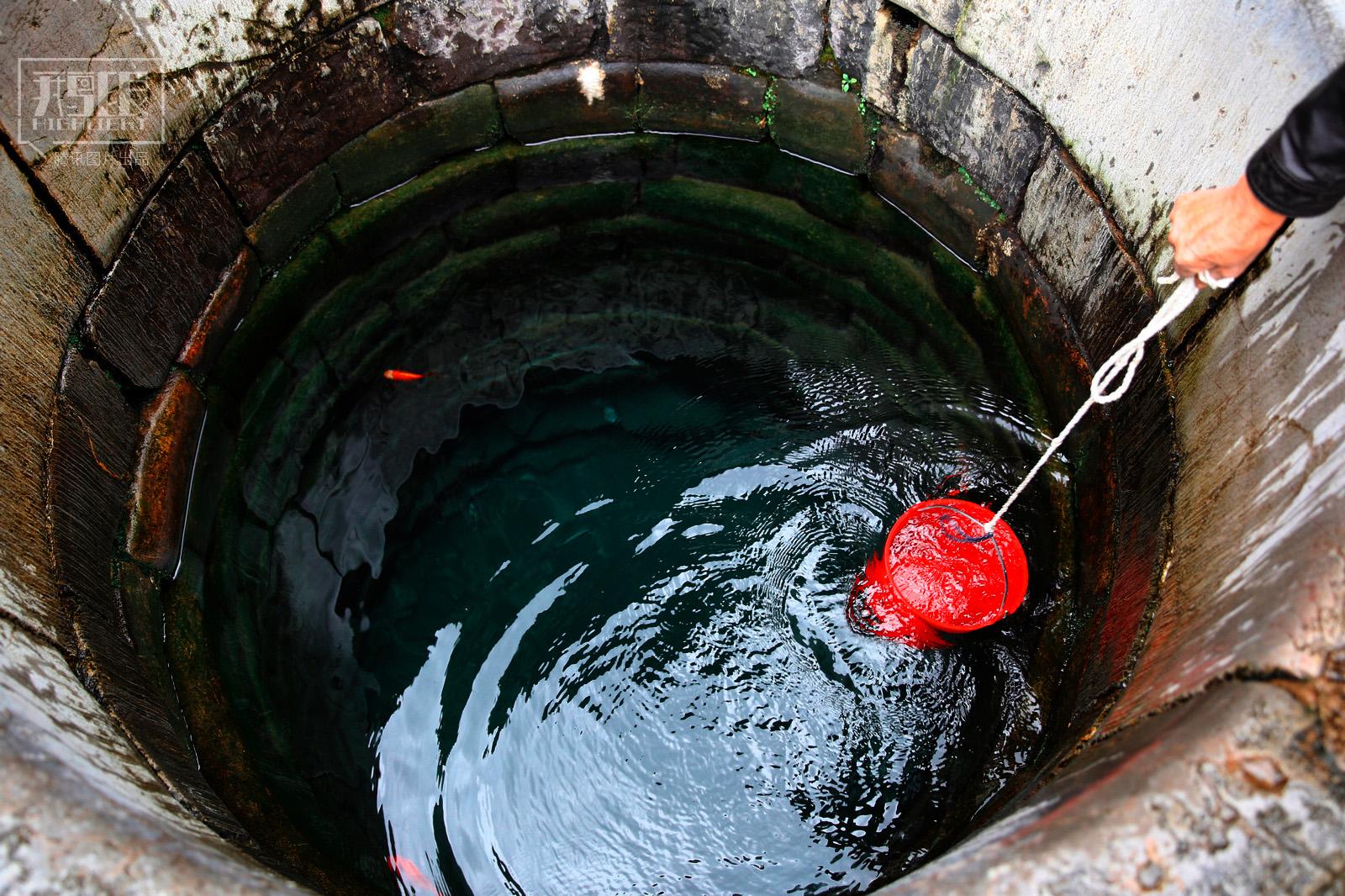 原创现在农村家家户户都安装自来水那到底是自来水好呢还是井水好