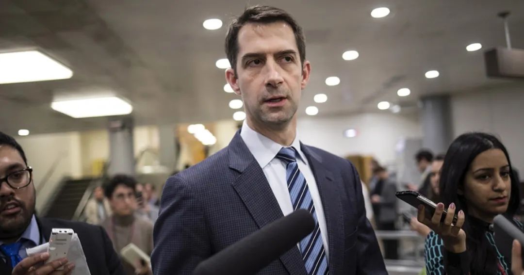 而这一移民限令的幕后推手是特朗普极为青睐的共和党参议员汤姆-科顿