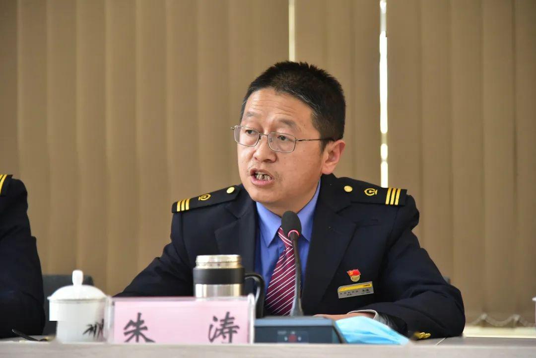 昆明机务段工会召开劳模工匠暨"节支降耗作贡献,改革创新立新功"座谈