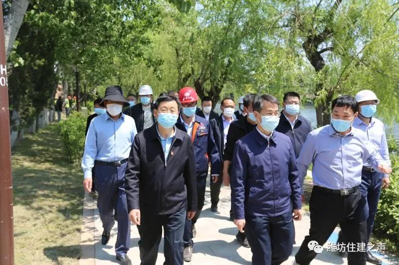 4月28日,潍城区委书记赵学坤,区委常委,办公室主任李铁柱,副区长郑海