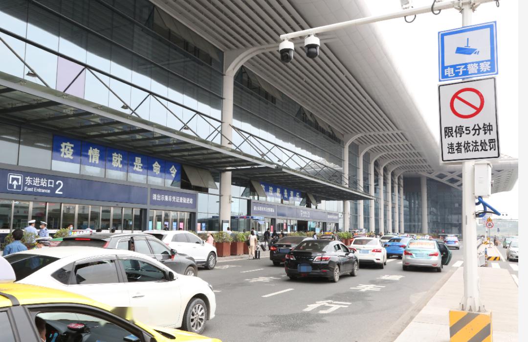 紧急提醒今天起南宁东站施行限停抓拍停车不得超过5分钟否则930新闻眼