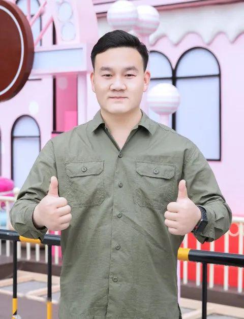 用图片定格真情向全市抗疫劳动者致敬