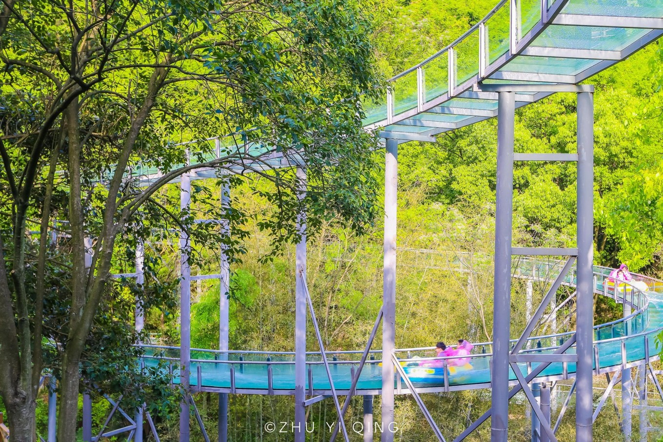原创江浙沪五一周边玩什么溶洞探险玻璃天桥杭州自驾只需两小时