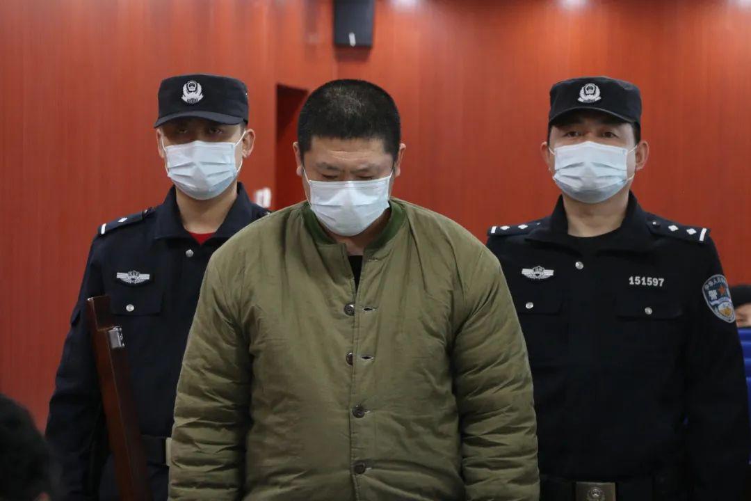 赤峰这四男一女被判刑!他们做的事让人恨得牙痒.