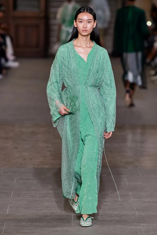 把瑰美的绿松石色装进家居之中每天都像夏天飘落寂寞的雪