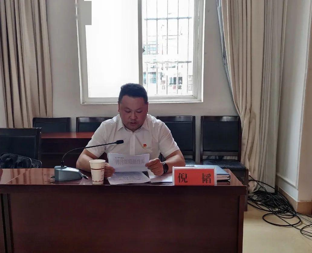 共青团峨山县委组织召开峨山新青年时代新担当主题座谈会