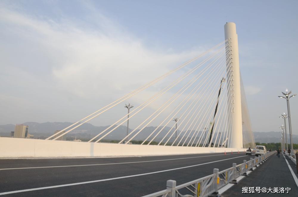 原创通车不剪彩其实更出彩洛宁伶伦景观大桥建成通车
