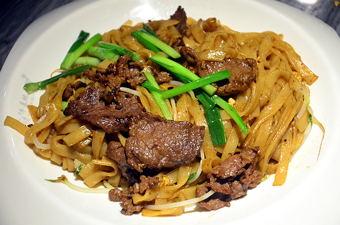 潮式干炒牛肉粿,色泽油润,粿条柔软有弹性,有好多大块的牛肉,诚意满满