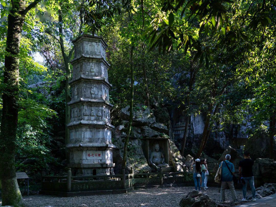 飞来峰大昭寺图片