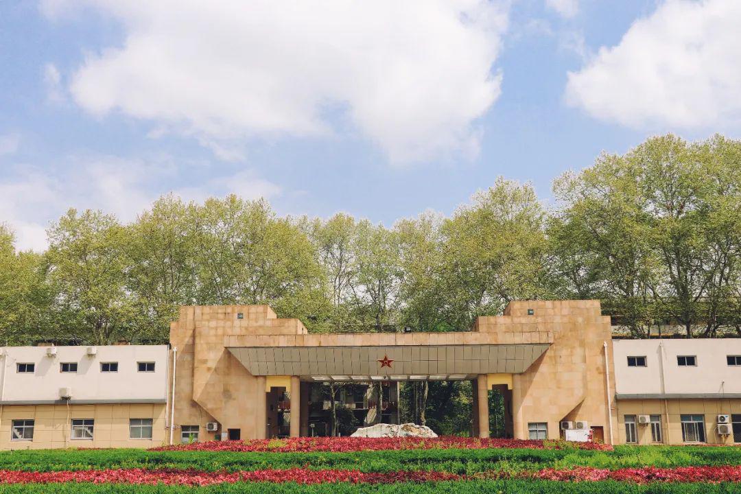 军校里的春天动人心弦,快来选出你心中最美军校吧