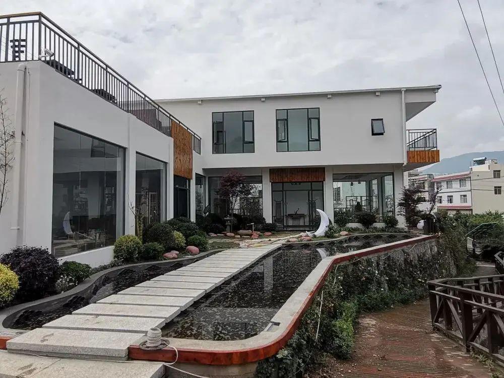 "梨苑小筑"特色民宿走进花海果香,遍赏大美汉源,下榻于如此人间仙境中