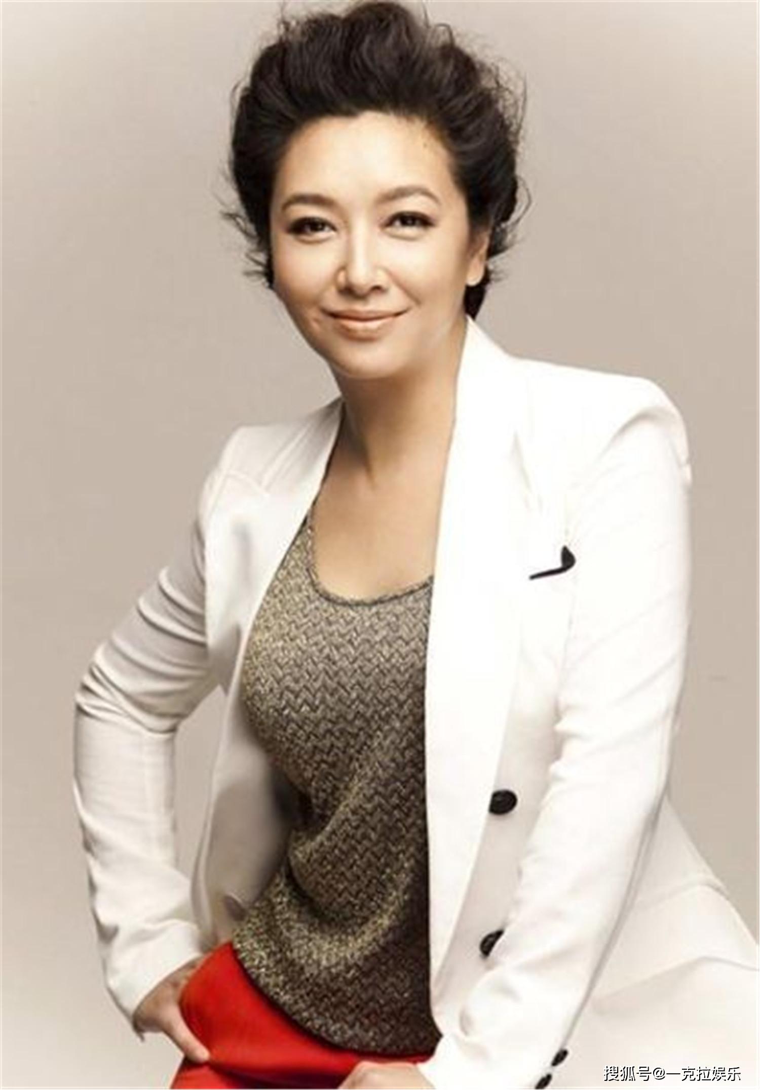 曾与靳东同居过5年的江珊,如今过得怎样?