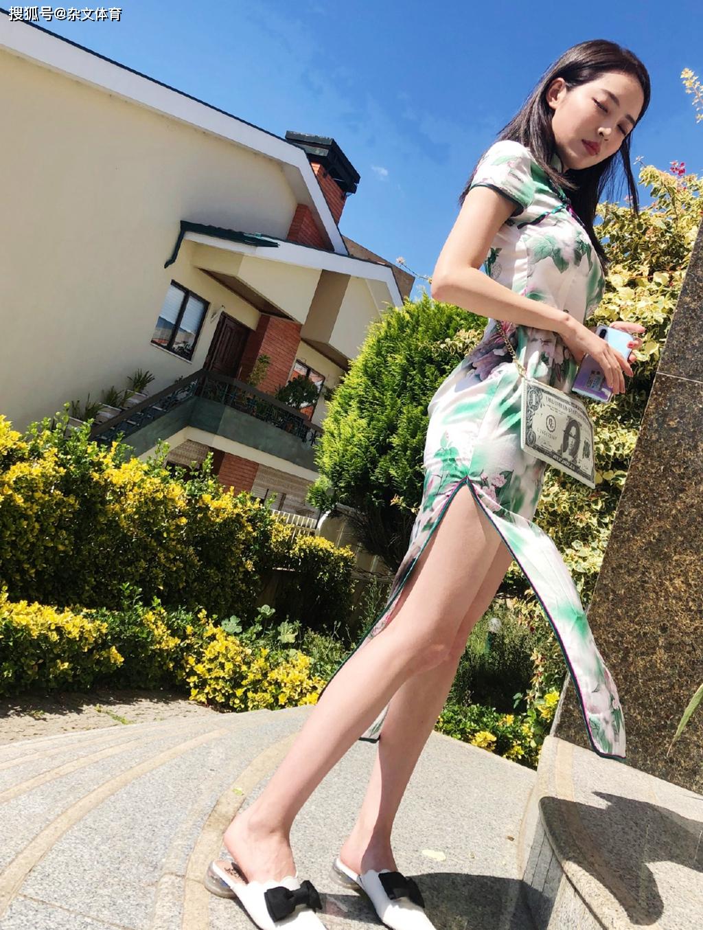 偶像是奥沙利文,场外已经拥有百万粉丝_钟瑶